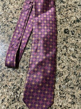 Men's Italo Ferretti 100% Silk, Made in Italy,  Plum Patterned, Dress Tie